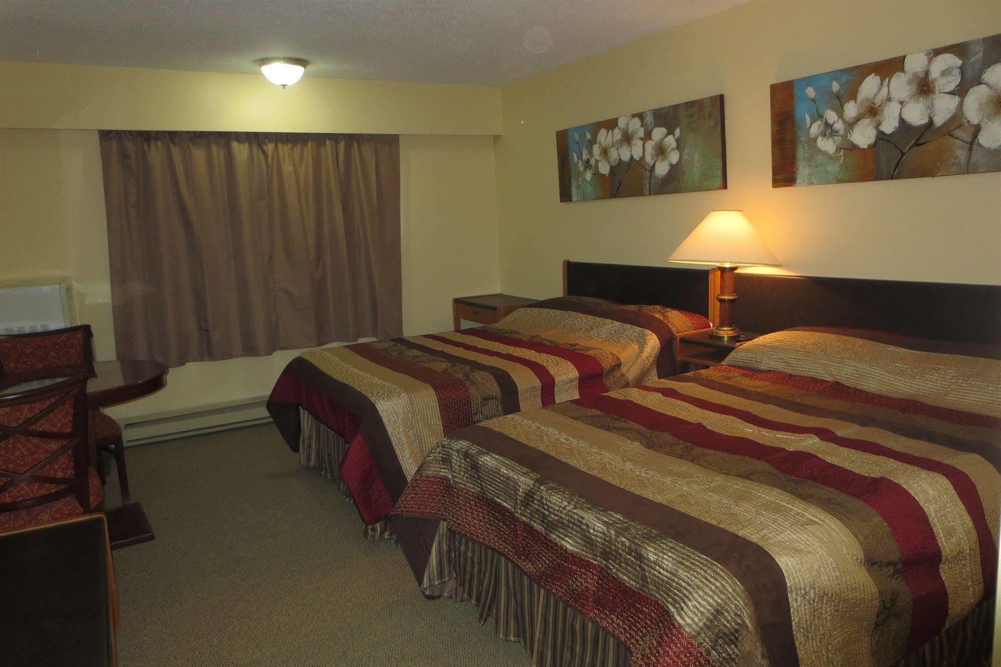 Vanderhoof Inn Экстерьер фото