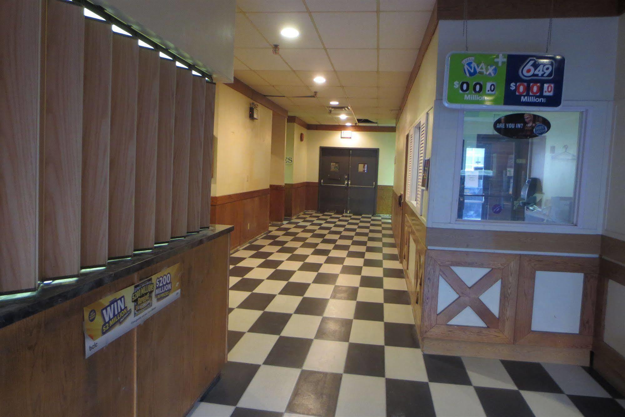 Vanderhoof Inn Экстерьер фото