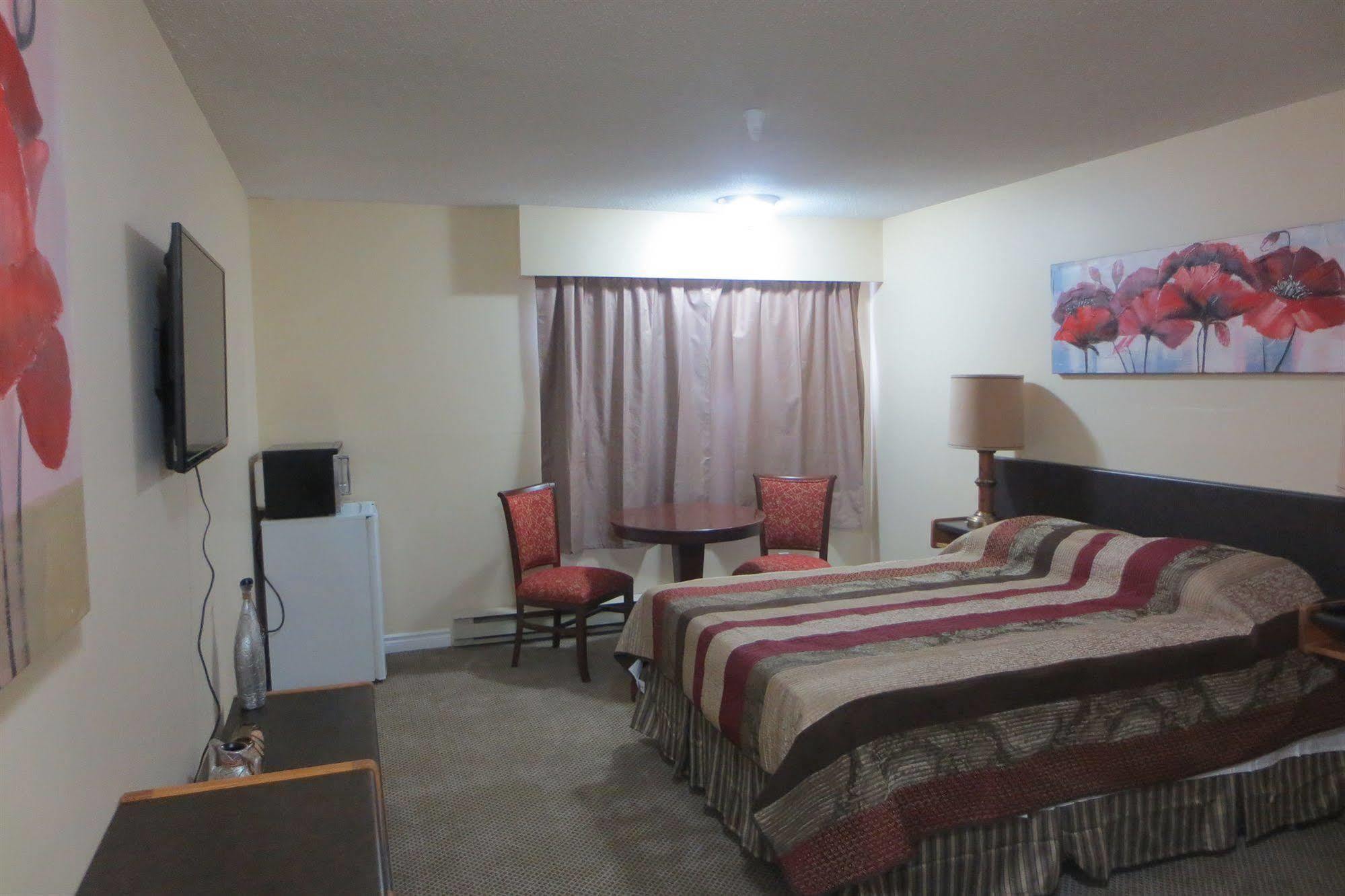 Vanderhoof Inn Экстерьер фото
