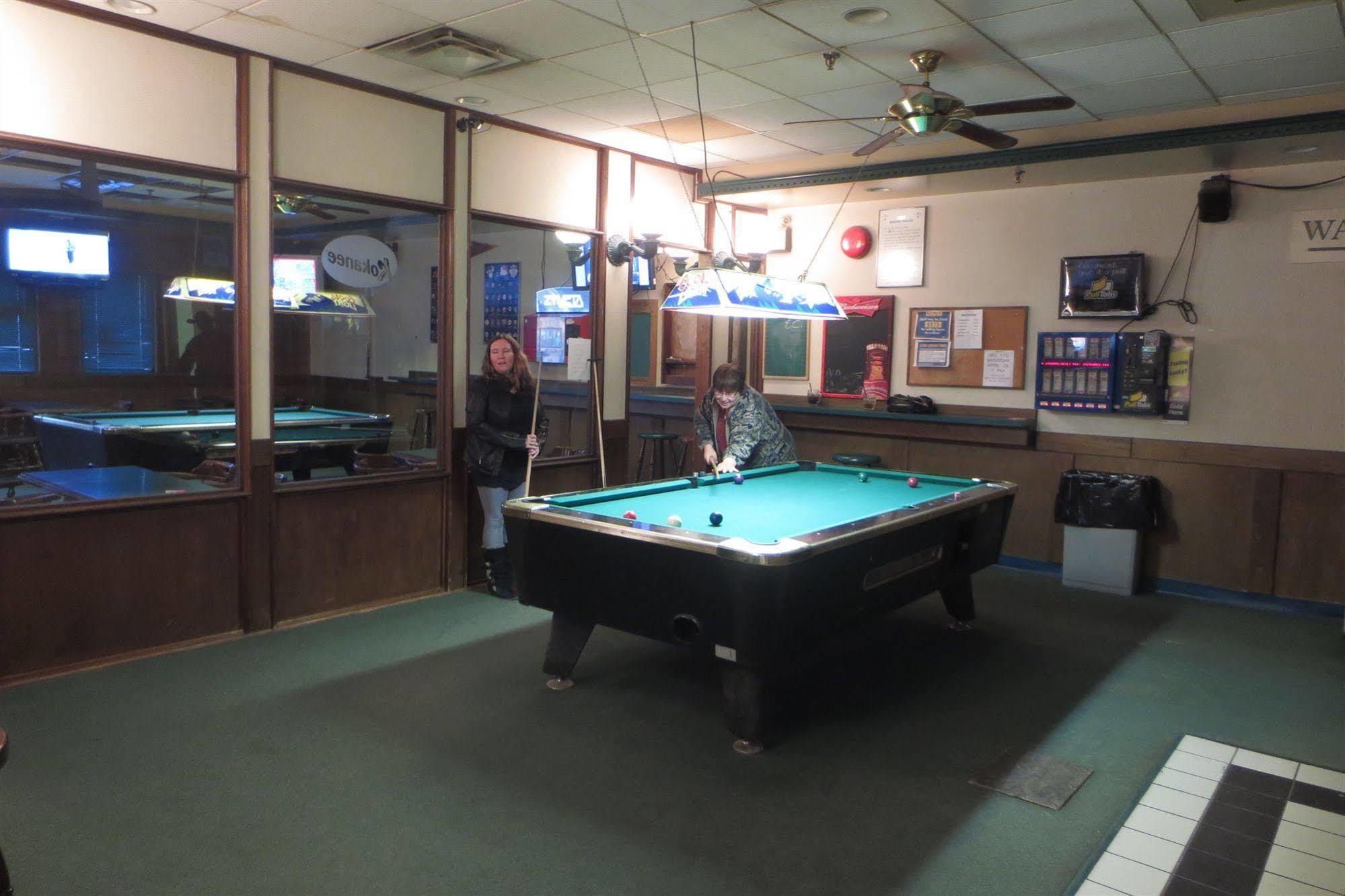 Vanderhoof Inn Экстерьер фото